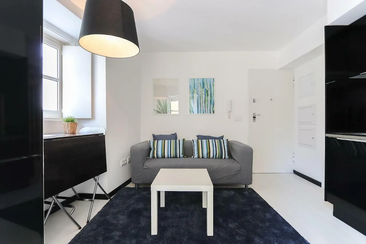 Tailor Made Flat In Central Bairro Alto Lisboa Daire